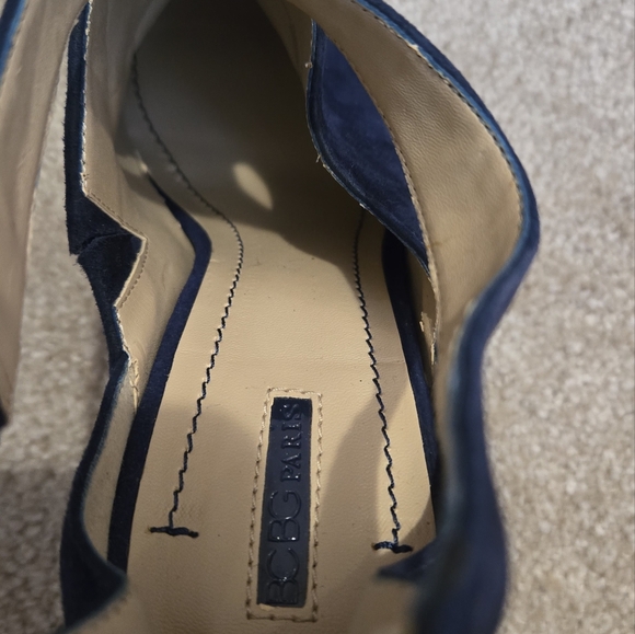 BCBG NWOT size 8.5 heels - Picture 10 of 11